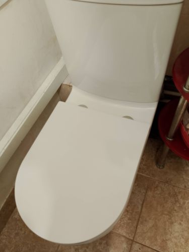 Установлено новое сантехническое оборудование, подключены коммуникации, проверена герметичность соединений, выполнена фиксация к полу, произведена очистка рабочей зоны.