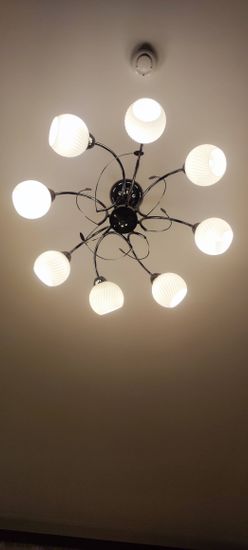 Установка люстры в сборке