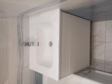 Установка ниппеля для смесителя Установка комплекта: Тумба + Раковина + смеситель + зеркало