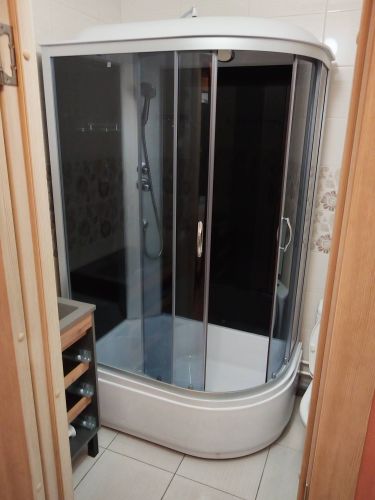 Установка душевой кабины шириной до 120 см