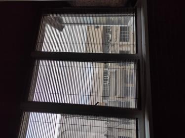 Монтаж горизонтальных или вертикальных жалюзи на стену\потолок