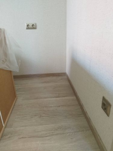 Монтаж деревянного/мдф плинтуса