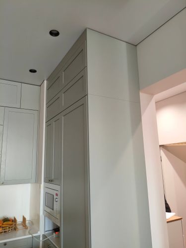 Шлифовка каменной столешницы Установка и подключение встраиваемого холодильника Установка фальшпанели / заглушки