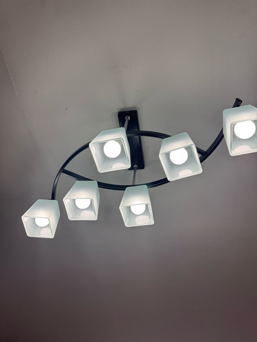 Установка люстры в сборке