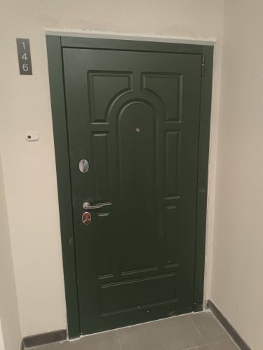 Установка входной двери весом до 95 кг