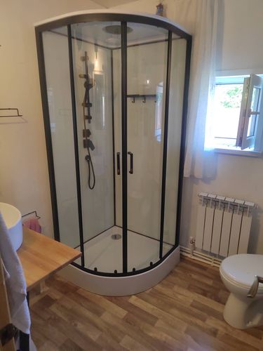 Установка душевой кабины шириной до 90 см