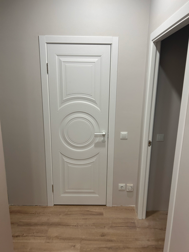 Установка дверного наличника