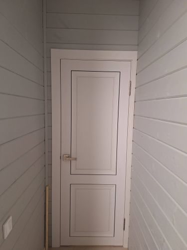 Установка межкомнатной двухстворчатой двери