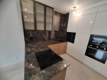 Установка и подключение подстольной мойки Установка столешницы HPL Установка стеновой панели HPL