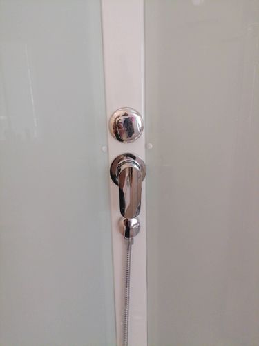 Установка душевой кабины шириной до 90 см