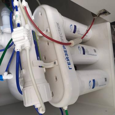 Замена картриджа в системе фильтрации