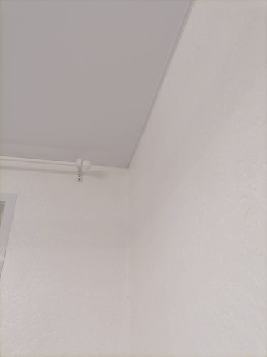 Монтаж пластикового плинтуса