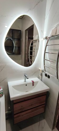 Установка комплекта: пенал + тумба +раковина + смеситель + зеркало