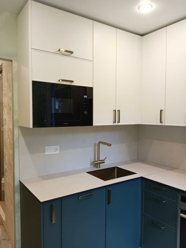 Прямой распил фальшпанели/фасада/полки Установка фальшпанели / заглушки