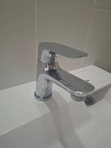 Установка смесителя (на готовые коммуникации)