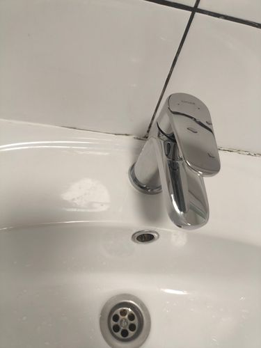 Установка смесителя (на готовые коммуникации)