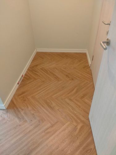 Монтаж деревянного/мдф плинтуса