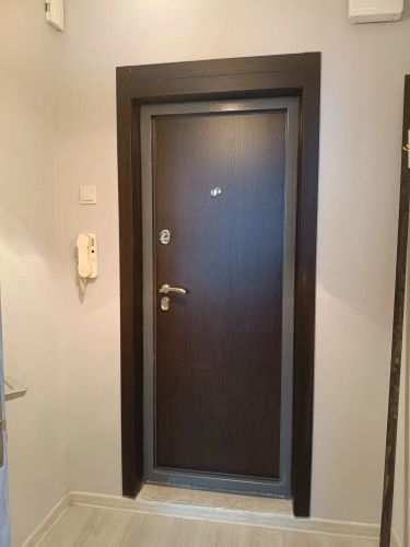 Демонтаж металлической двери с сохранением дверного  блока