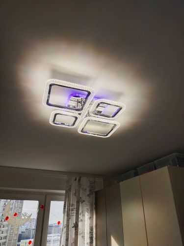 Установлено осветительное устройство на потолок, подключено к электросети, проверена работоспособность. Закреплено надежно, обеспечена равномерность освещения, эстетичный вид.