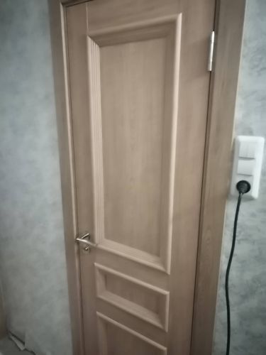 Установка дверного наличника