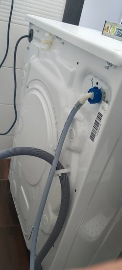 Установка отдельностоящей стиральной машины с подключением