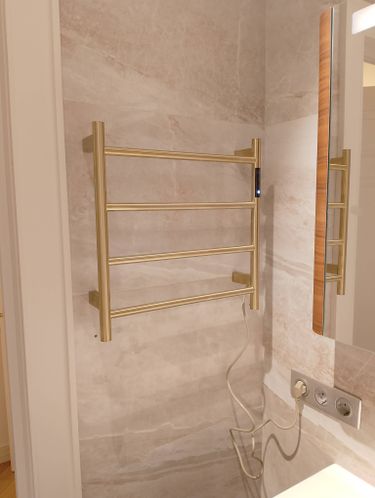 Монтаж электрического полотенцесушителя