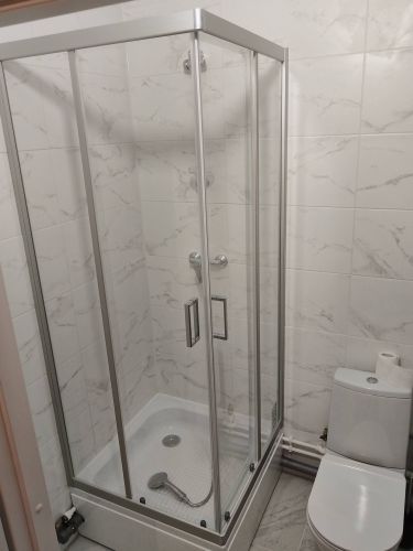 Установка и подключение душевого уголка/ширмы с поддоном Отделочные работы