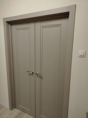 Установка межкомнатной двухстворчатой двери