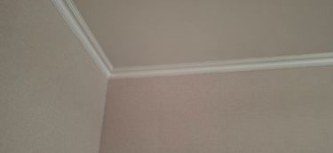 Монтаж потолочного полистрирол/пенополистирол плинтуса