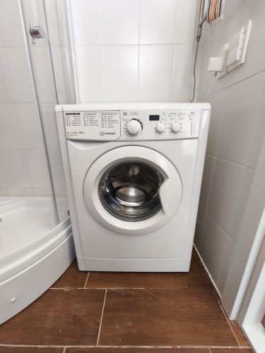 Установка отдельностоящей стиральной машины с подключением