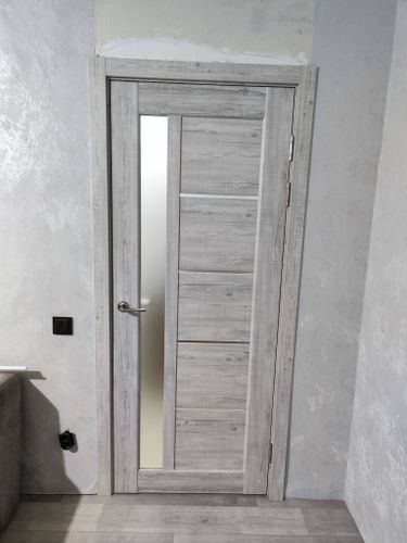 Установка межкомнатной одностворчатой двери с врезанной фурнитурой