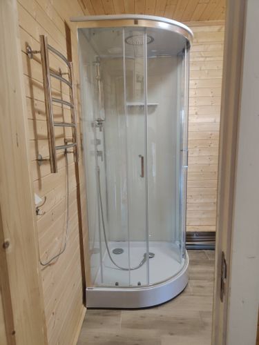 Установка душевой кабины шириной до 90 см