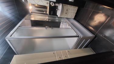 Удалены элементы конструкции, разъединены соединения, отсоединены коммуникации, убраны панели, освобождена площадь, подготовлена поверхность для дальнейших работ.