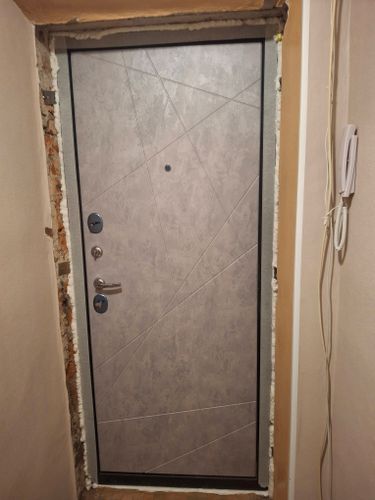 Установка входной двери весом до 95 кг