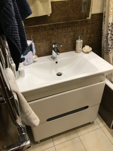 Проведена очистка труб, восстановлен нормальный сток воды в раковине. Удалены препятствия, обеспечен свободный проход жидкости. Ванная комната приведена в порядок, функционирует исправно.