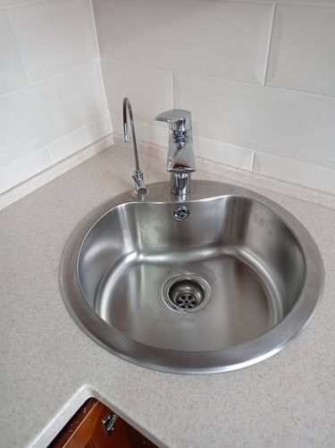 Установка и подключение крана и фильтра для питьевой воды