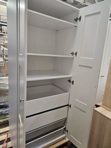 Сборка и установка шкафа трехстворчатого