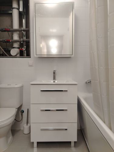 Установка комплекта: Тумба + Раковина + смеситель + зеркало