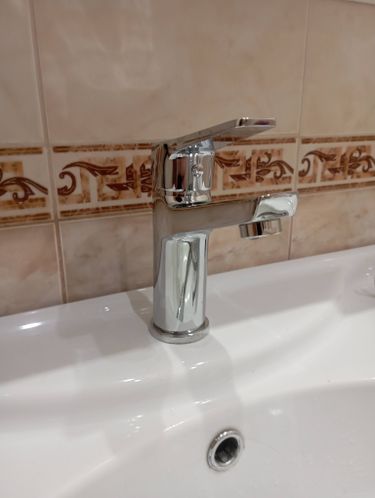 Установка смесителя (на готовые коммуникации)