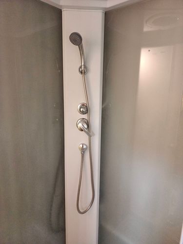 Установка душевой кабины шириной до 90 см