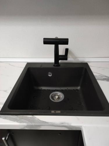 Установка и подключение электрической варочной поверхности Установка и подключение смесителя Демонтаж духового шкафа с сохранением