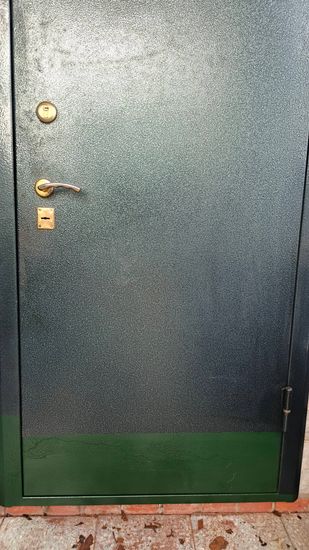 Первый час работы по входным дверям