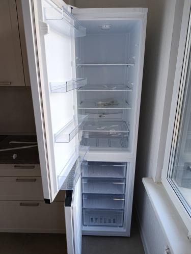 Установка и подключение встраиваемого холодильника