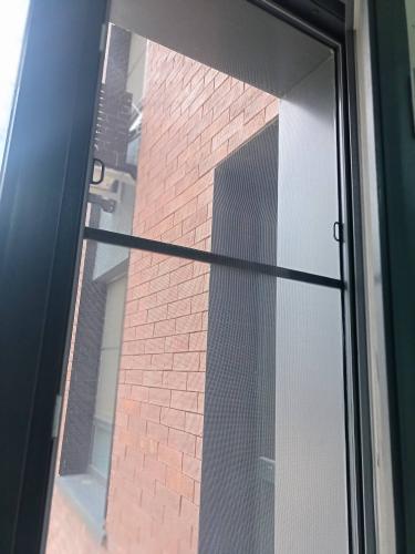 Установка москитной сетки