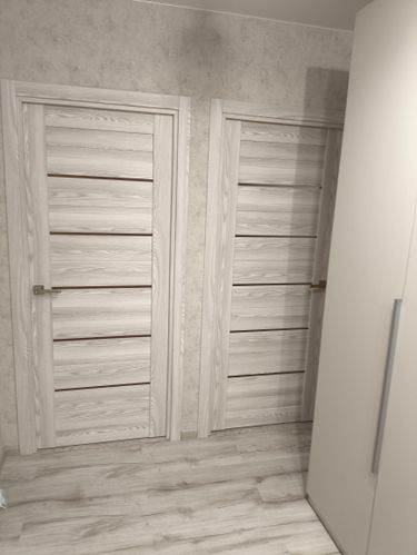 Установка межкомнатной двухстворчатой двери