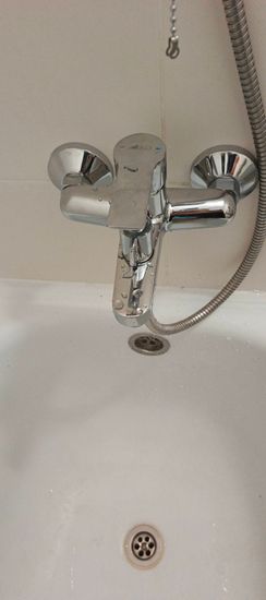 Установка смесителя (на готовые коммуникации)