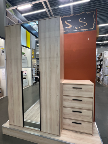 Сборка и установка шкафа трехстворчатого