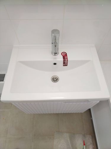 Установка подвесных аксессуаров Демонтаж раковины Демонтаж смесителя