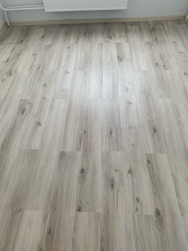 Монтаж пластикового плинтуса