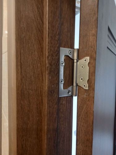 Установка межкомнатной одностворчатой двери с врезанной фурнитурой